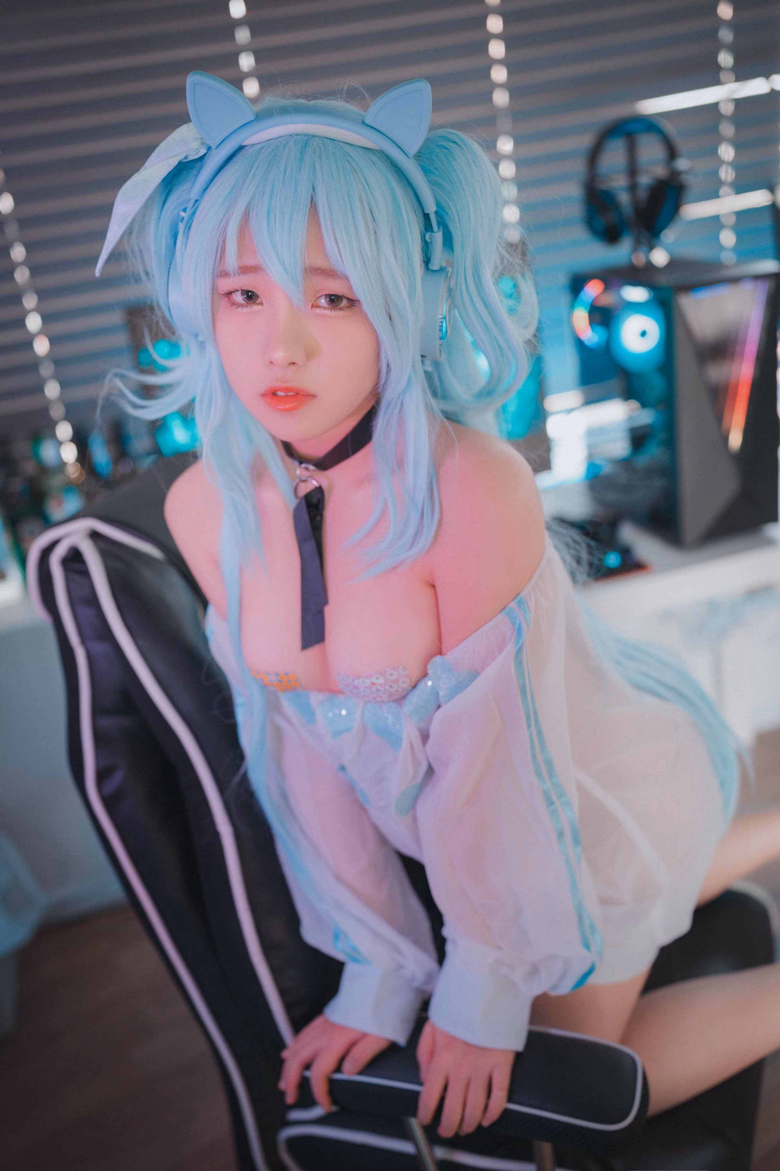 Girls Frontline character cosplay photo set