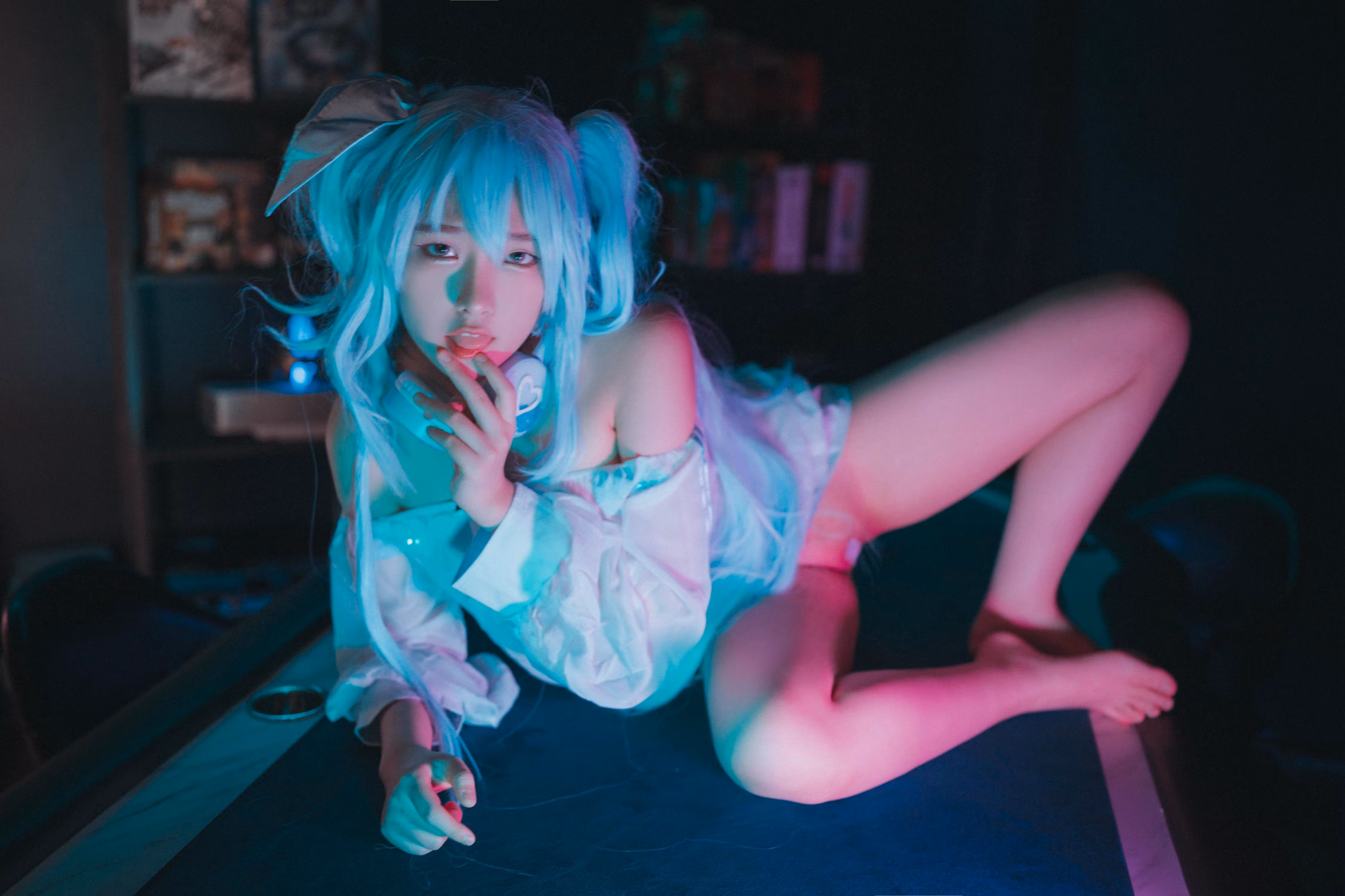 Girls Frontline character cosplay photo set