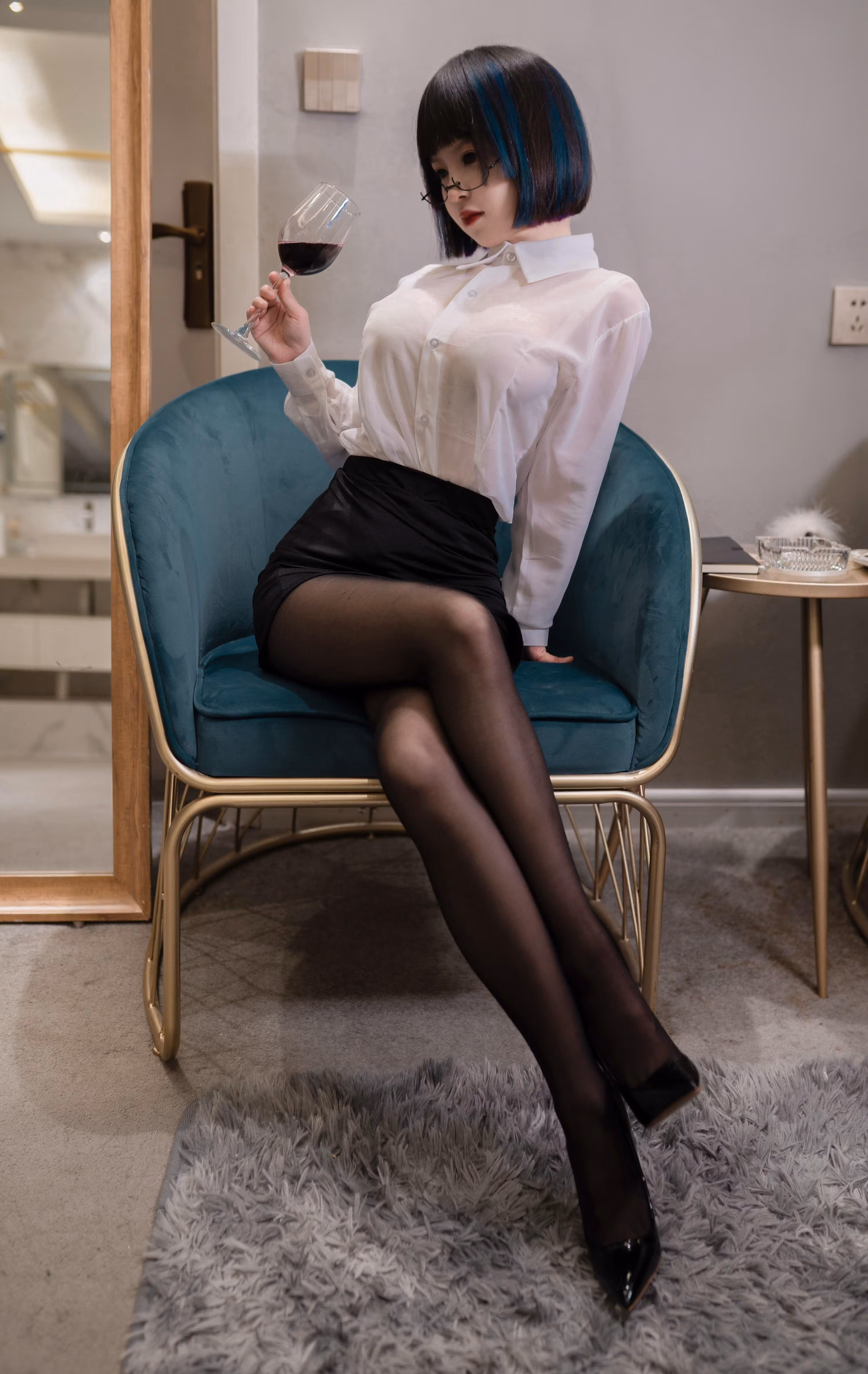 Indoor office theme photography Asian model