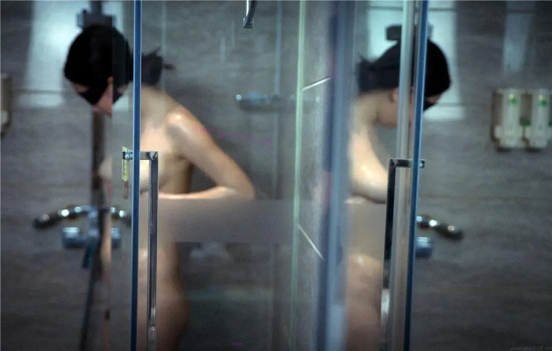 Intimate Home Session Zhang Xuexin Portrait